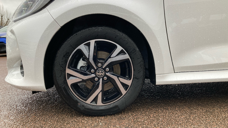 Toyota Yaris 1.5 Hybrid Design 5dr CVT Hybrid Hatchback